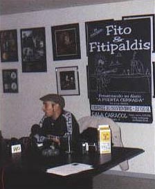 Fito presentando su nuevo disco en Madrid en noviembre de 1998
