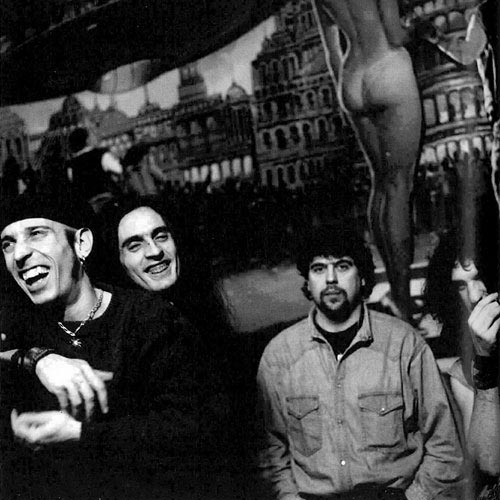 Los Platero Y Tú del año 2000, bromeando en una foto promocional Críticas y entrevistas a Platero y Tú por Correos