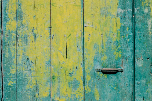 Closeup of a wooden door at Mallorca photo by Dennis Rochel